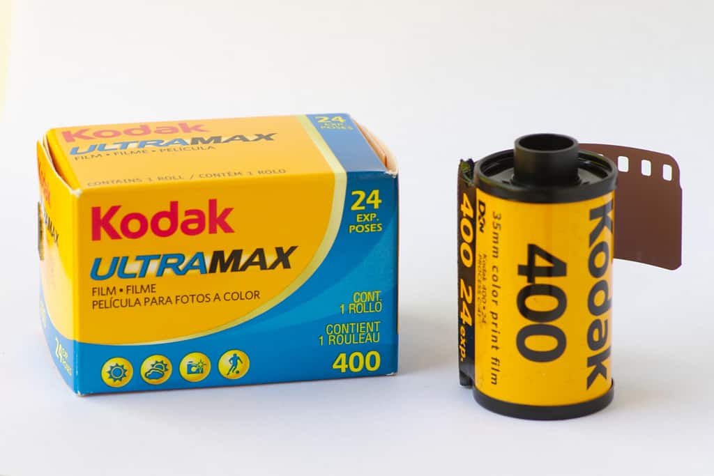 Kodak Ultramax 400 135 film cartridge and box 02